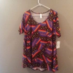 LuLaRoe Prefect Tee NWT M